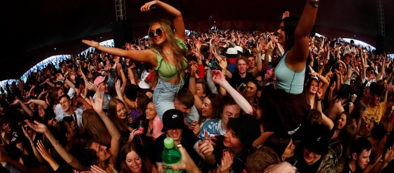 Λίβερπουλ: Πραγματοποιήθηκε πειραματική συναυλία με 5.000 κόσμο